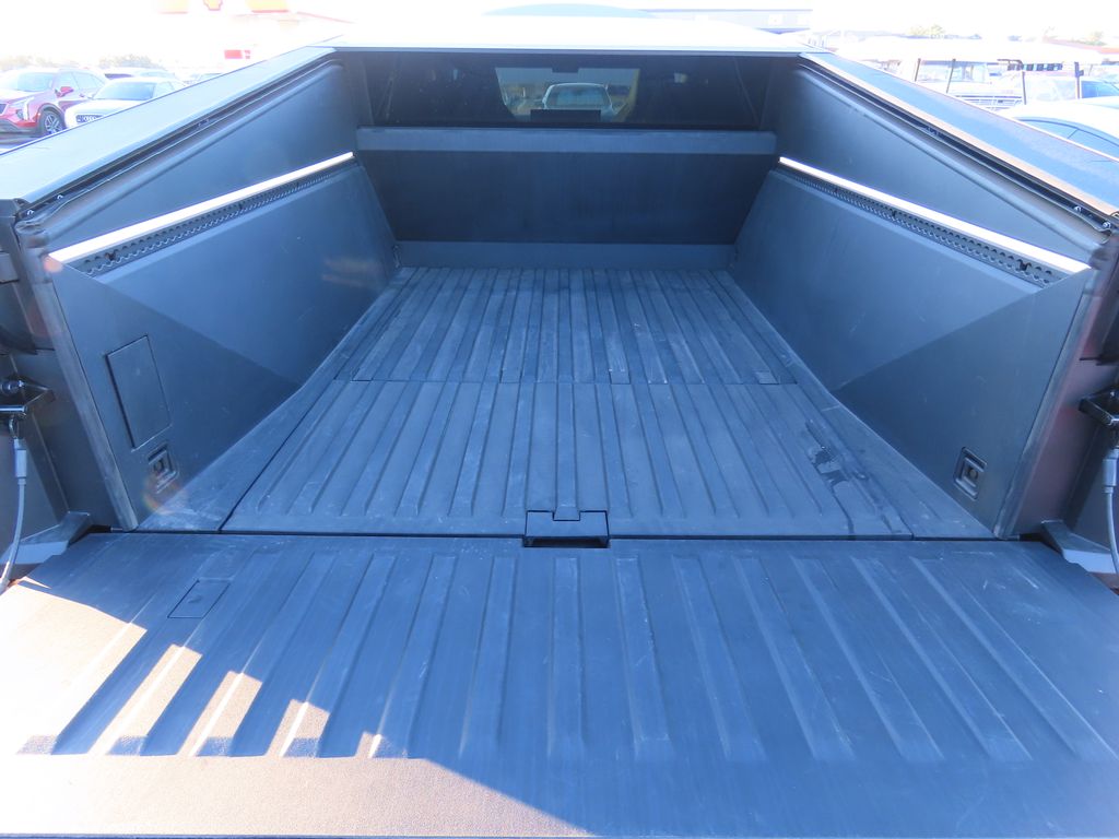 Thumbnail: 2025 Tesla Cybertruck - 10