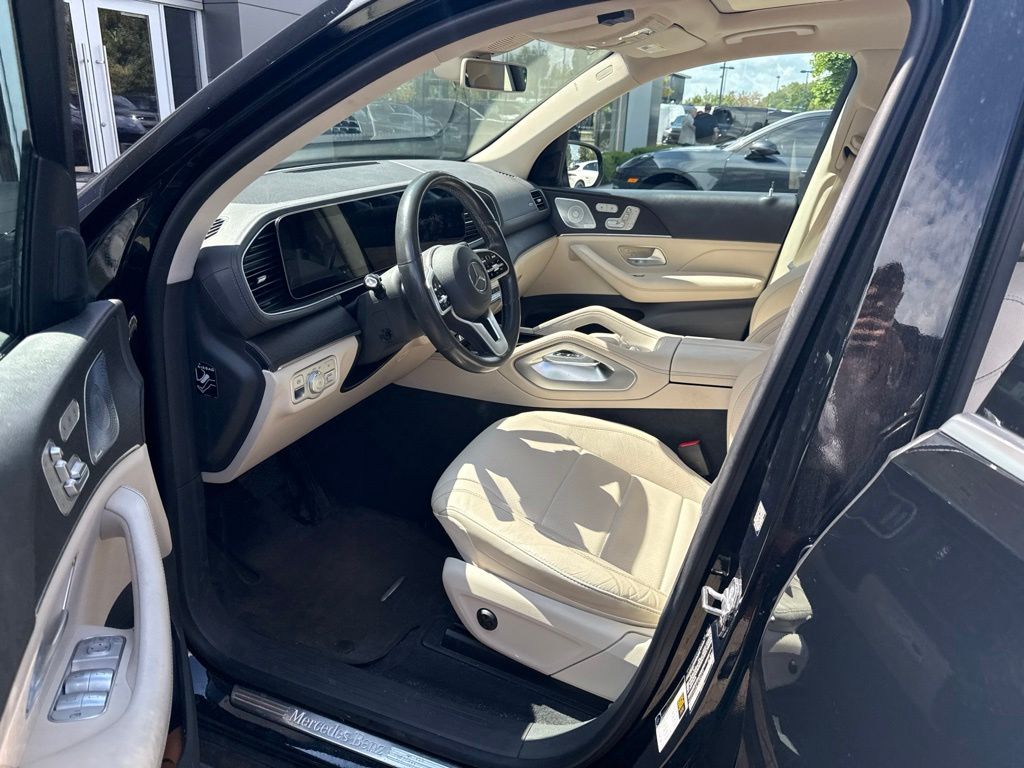 Used 2020 Black Mercedes-Benz GLS 450 image 16