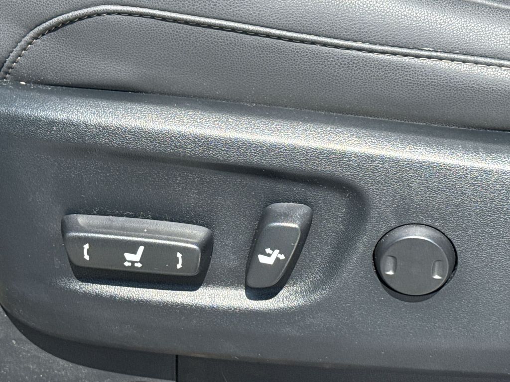 Thumbnail: 2023 Lexus GX - 3