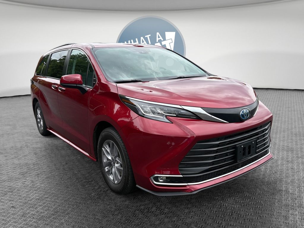 Red (Ruby Flare Pearl) 2022 Toyota Sienna Minivan Front-Wheel Drive Continuously Variable Transmission