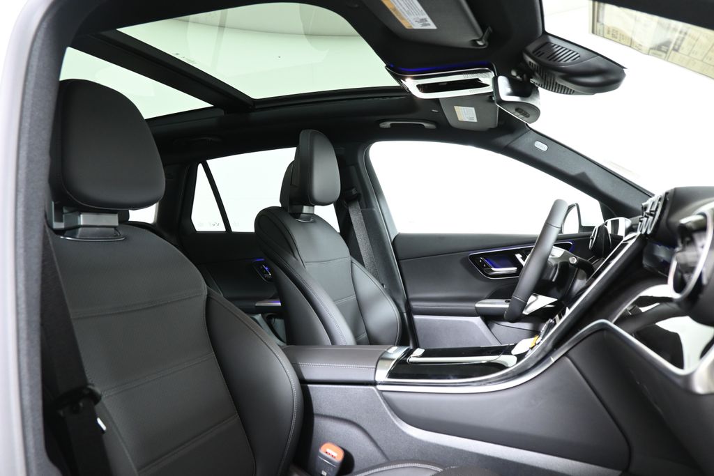 2025 Mercedes-Benz GLC 300 20