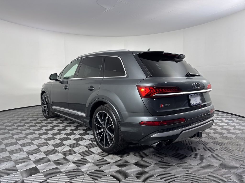 2022 Audi SQ7 Premium Plus 7