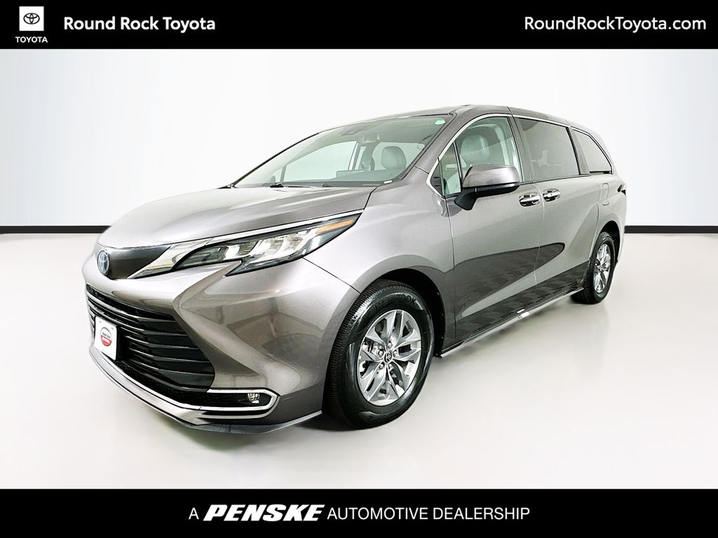 2022 Toyota Sienna XLE -
                Round Rock, TX