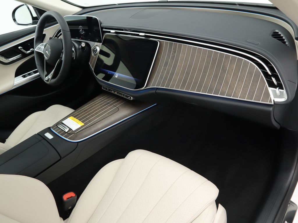 Thumbnail: 2025 Mercedes-Benz E-Class - 18