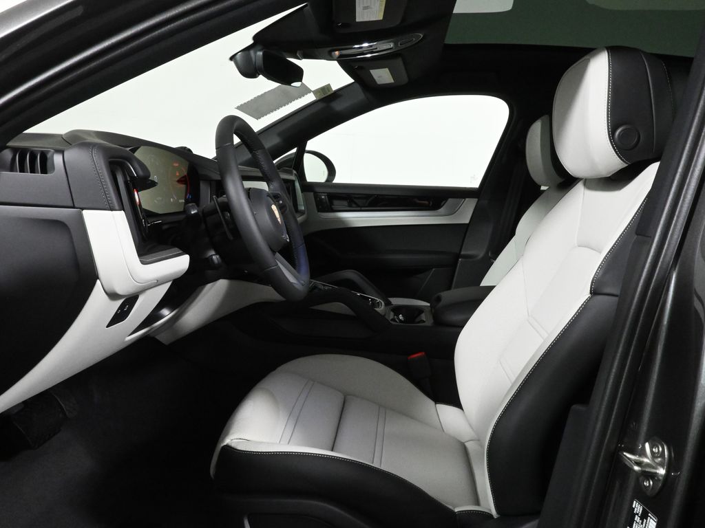 Thumbnail: 2025 Porsche  - 5