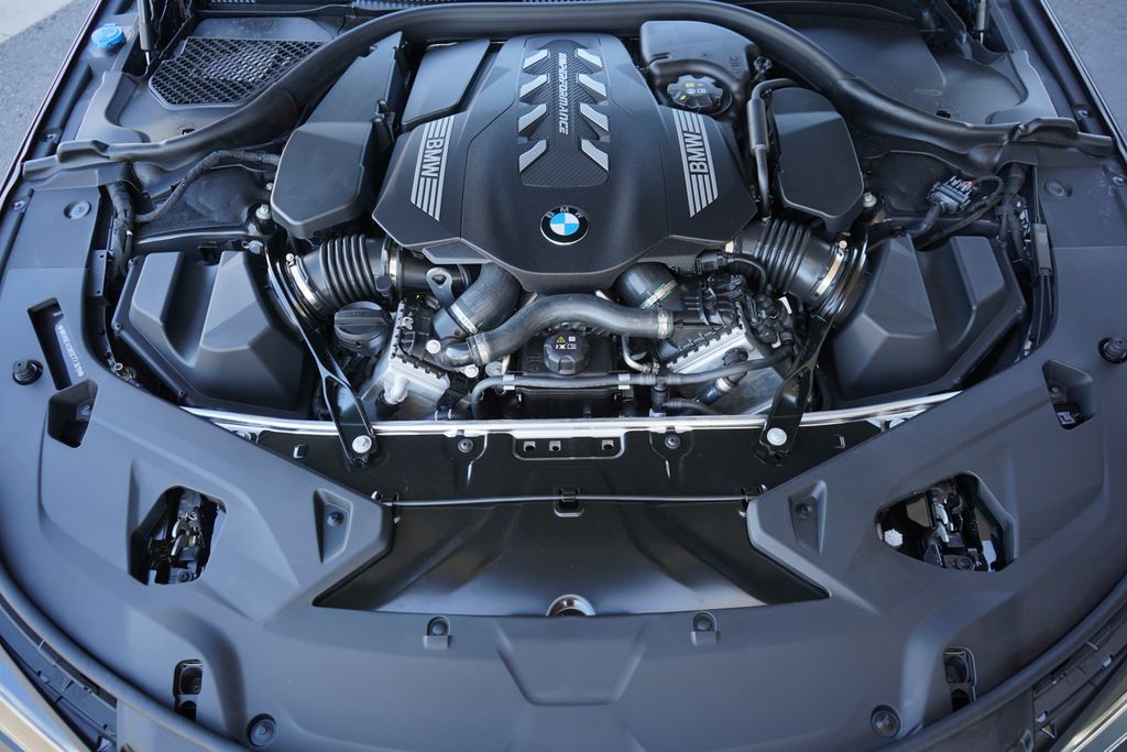 2025 BMW 8 Series M850i xDrive 22