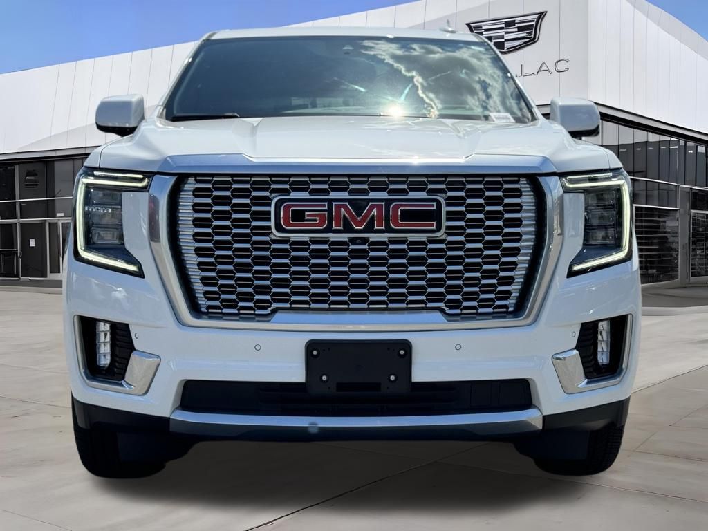 2023 GMC Yukon XL Denali Summit White - Jim Hudson Acura - Image 4