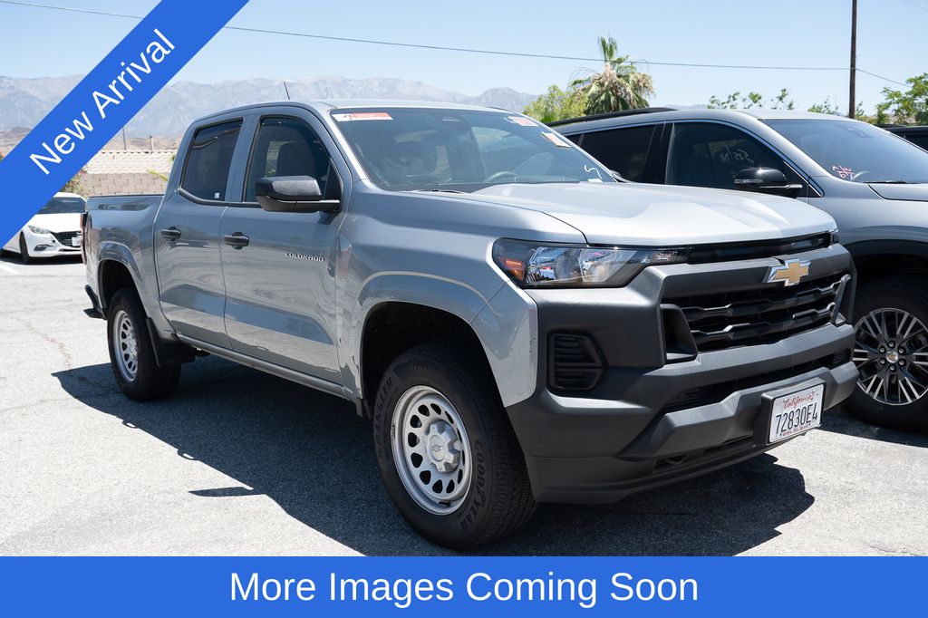 Sterling Gray Metallic 2025 Chevrolet Colorado Pickup Truck Four-Wheel Drive 8-Speed Automatic