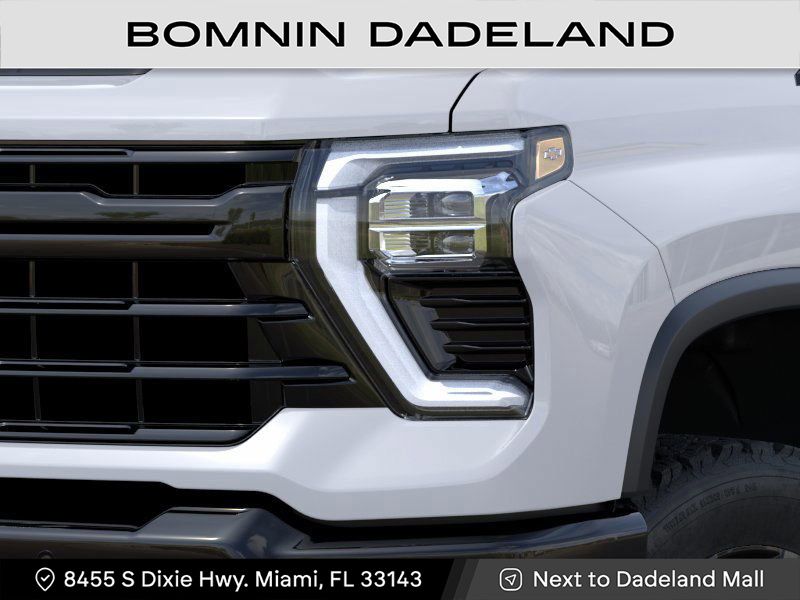 2025 Chevrolet Silverado 3500HD LT photo