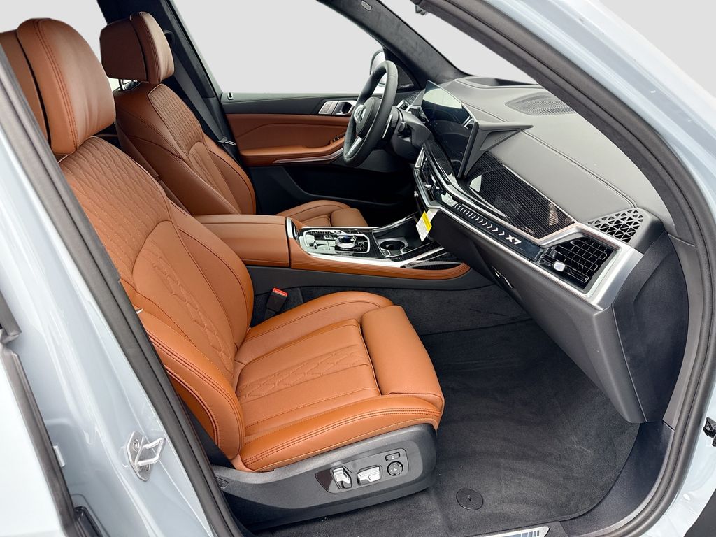 Thumbnail: 2027 BMW X7 - 19