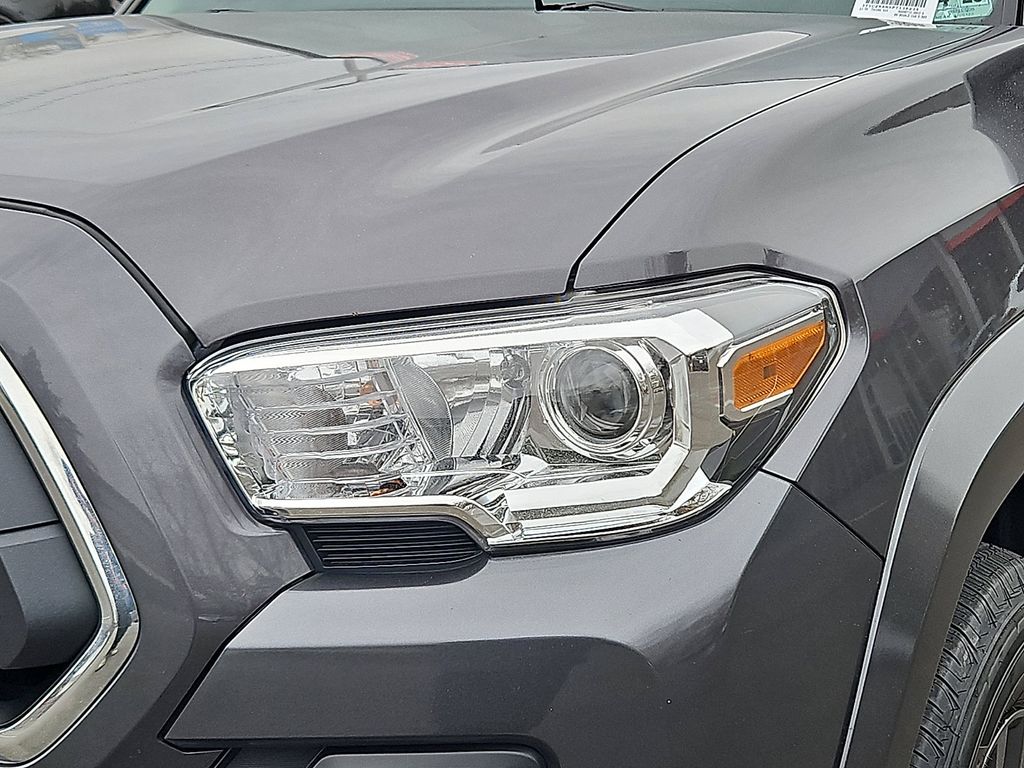 Thumbnail: 2023 Toyota Tacoma - 10