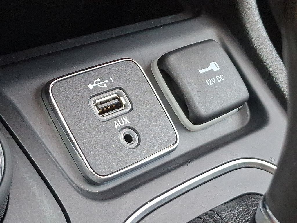 2019 Jeep Cherokee Latitude 25
