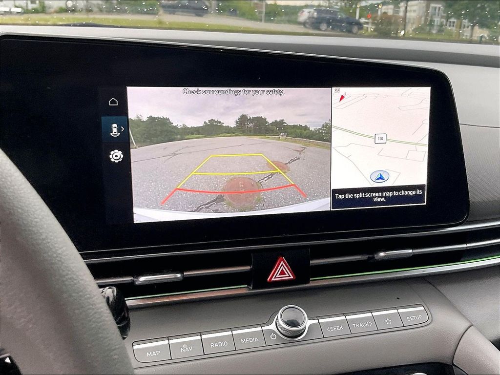 2024 Hyundai Elantra — photo 19