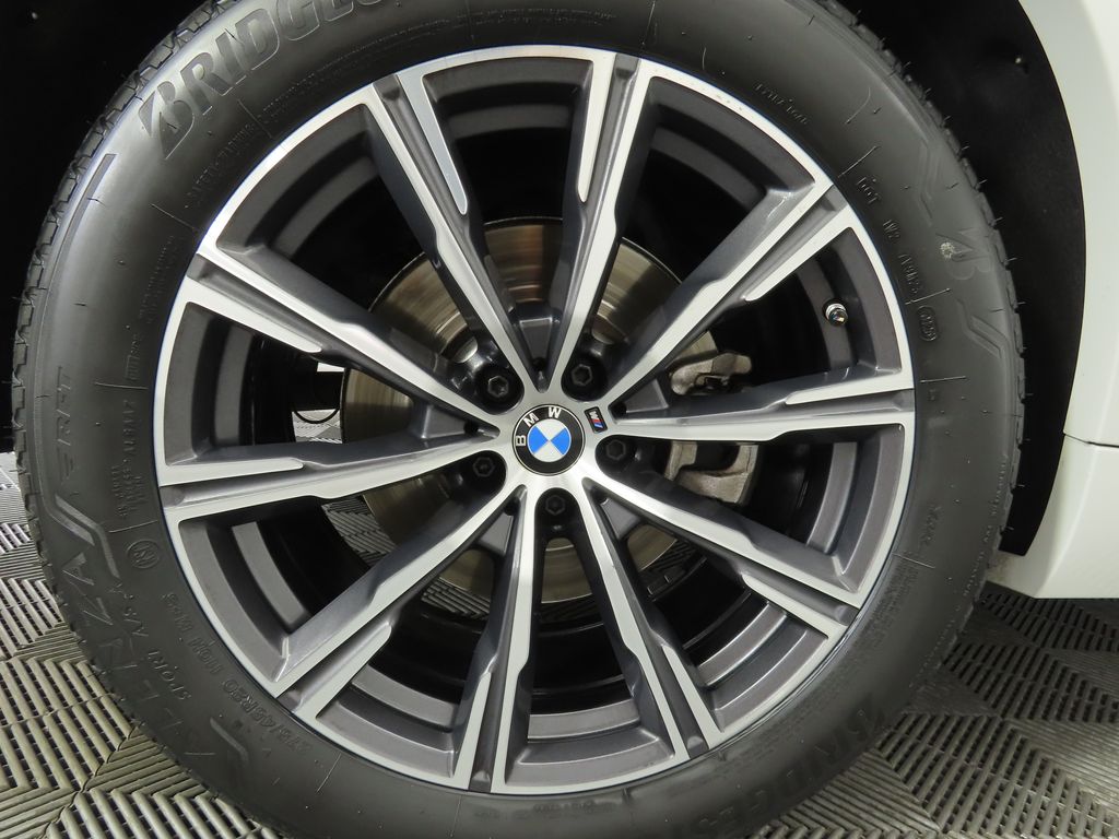 Thumbnail: 2024 BMW X5 - 32