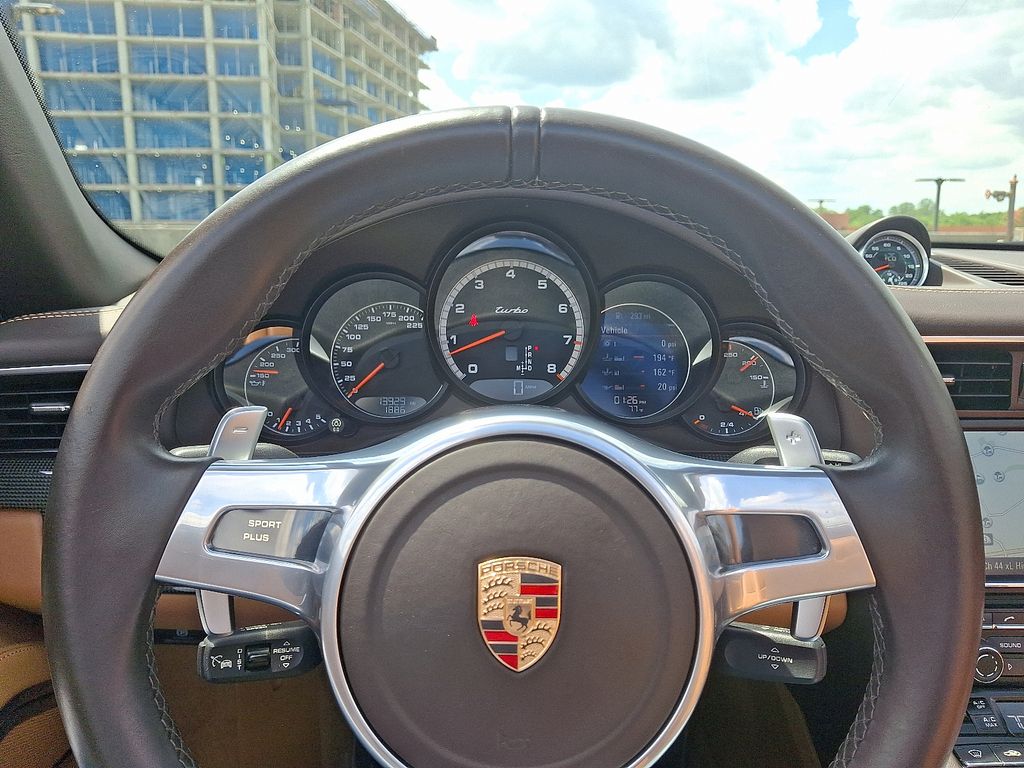 2015 Porsche 911 Turbo S 19