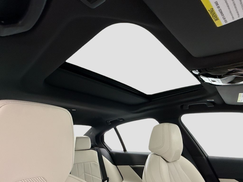 Thumbnail: 2026 BMW i5 - 17