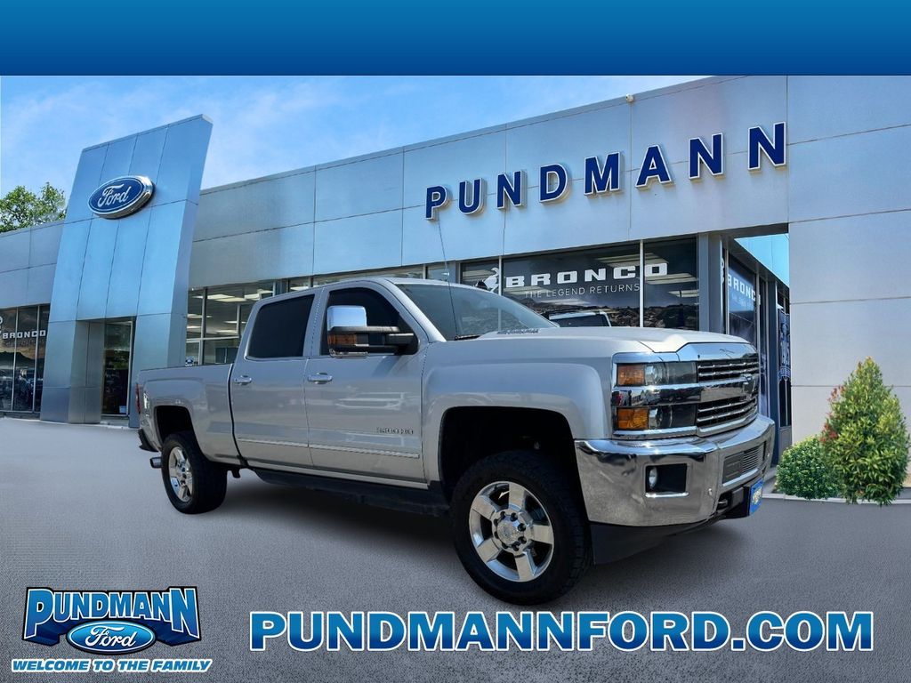 Silver Ice Metallic 2016 Chevrolet Silverado 2500HD Pickup Truck Four-Wheel Drive 6-Speed Automatic