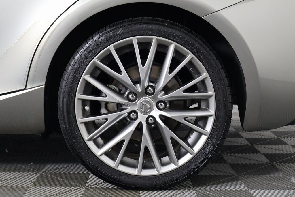 Thumbnail: 2015 Lexus IS - 16