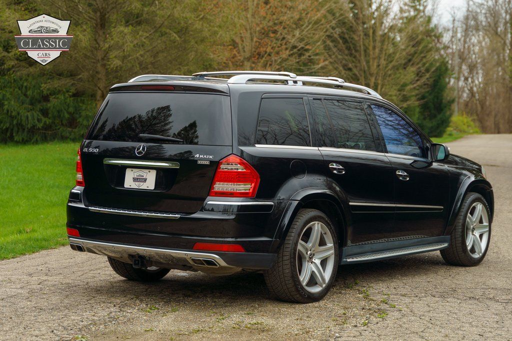 2010 Mercedes-Benz GL-Class GL 550 35