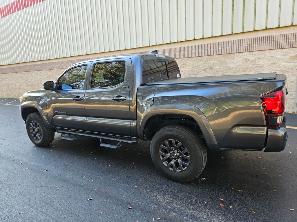 2022 Toyota Tacoma SR5 3