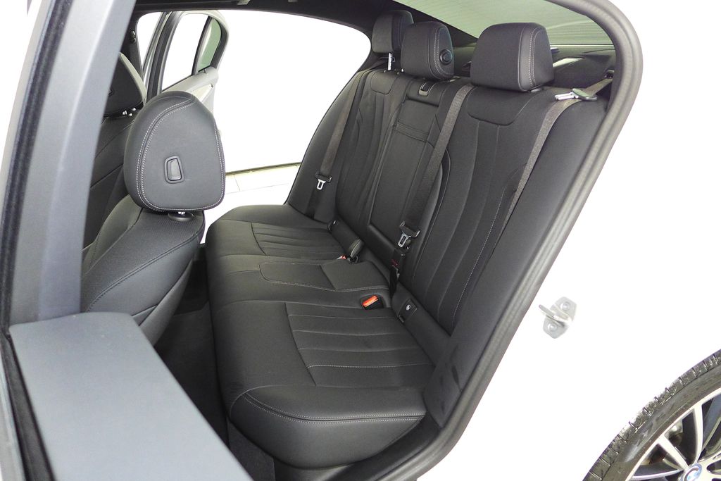 Thumbnail: 2023 BMW 5 Series - 20