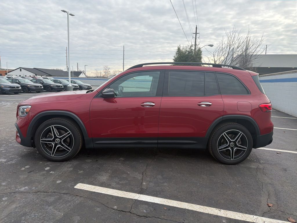 Thumbnail: 2020 Mercedes-Benz GLB - 2