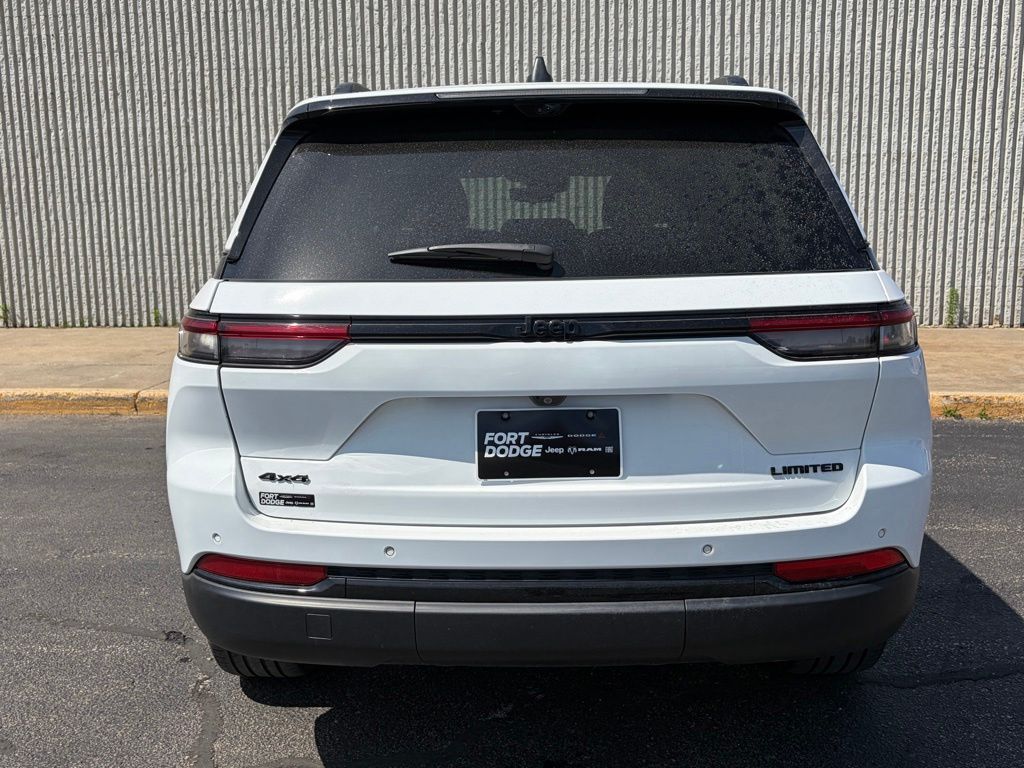 View vehicle photo 4