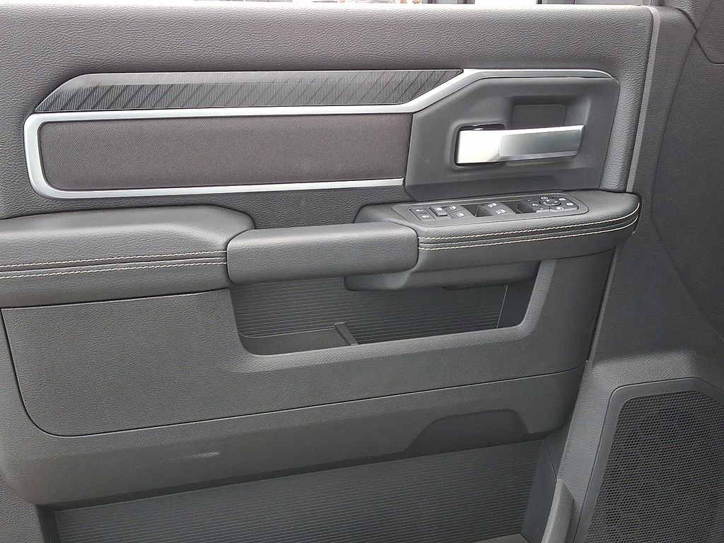 2026 Ram 2500 — photo 9