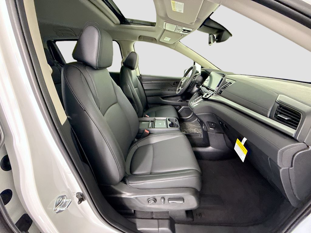 Thumbnail: 2026 Honda Odyssey - 20