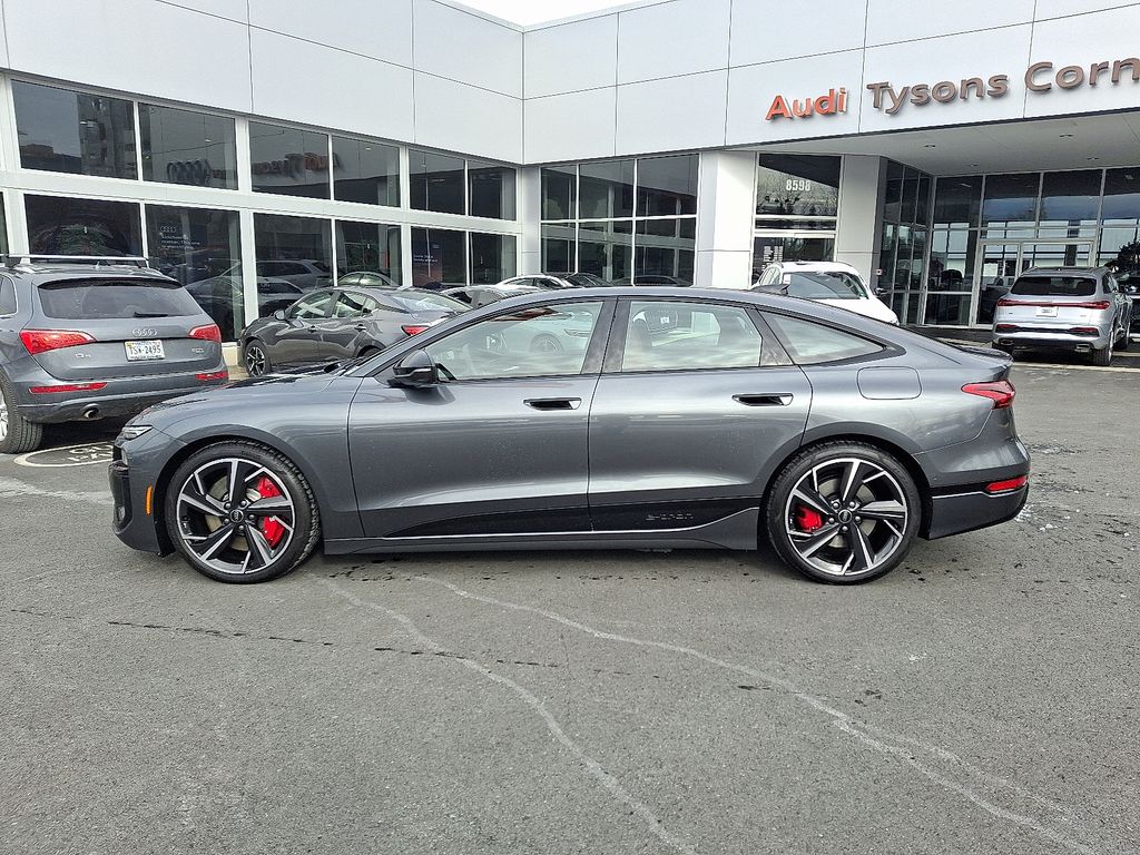 Thumbnail: 2025 Audi e-tron S - 7