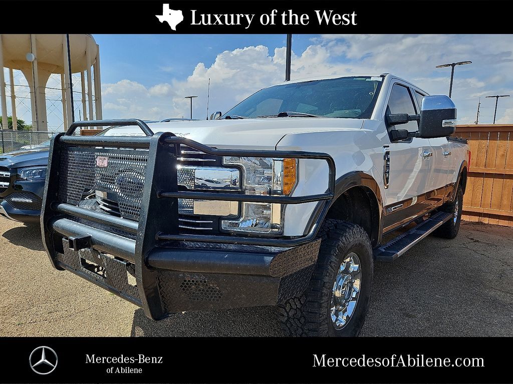 White 2017 Ford F-250 Super Duty Lariat Crew Cab 4WD Pickup Truck Four-Wheel Drive 6-Speed Automatic