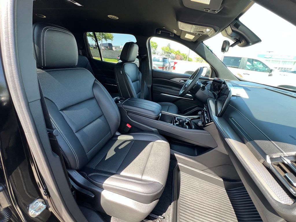 Used 2026 Chevrolet Traverse SUV