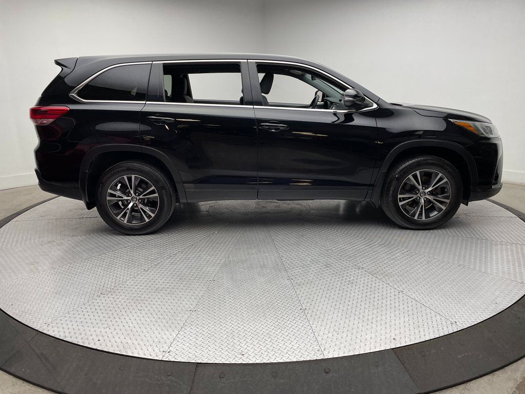 Thumbnail: 2019 Toyota Highlander - 4