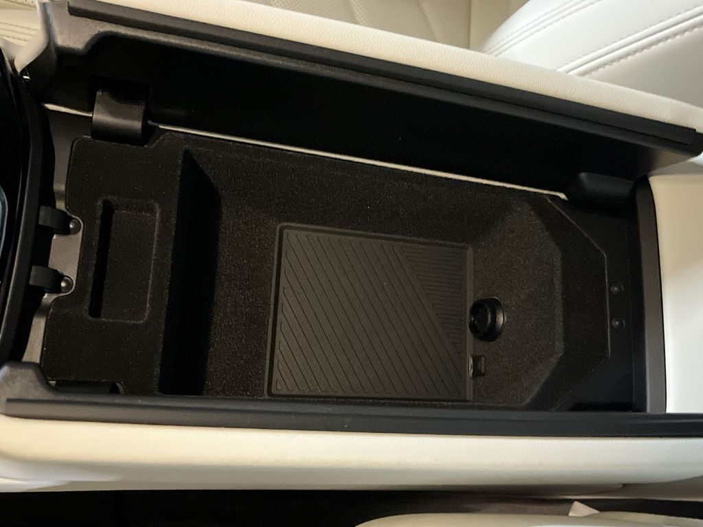 Thumbnail: 2026 BMW 5 Series - 21