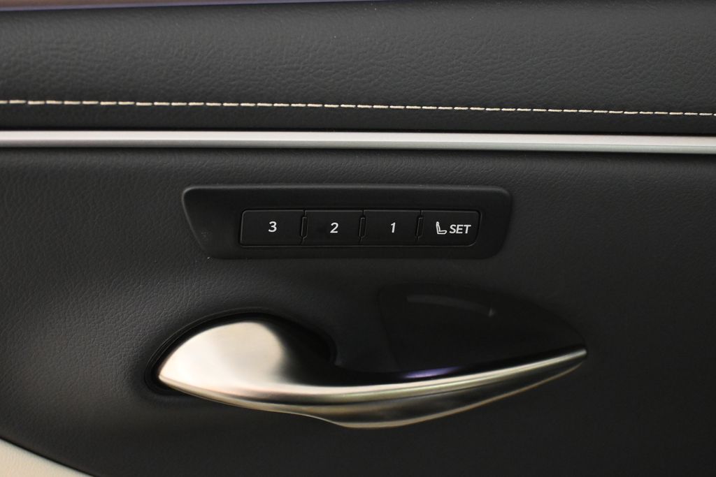 Thumbnail: 2025 Lexus ES - 29