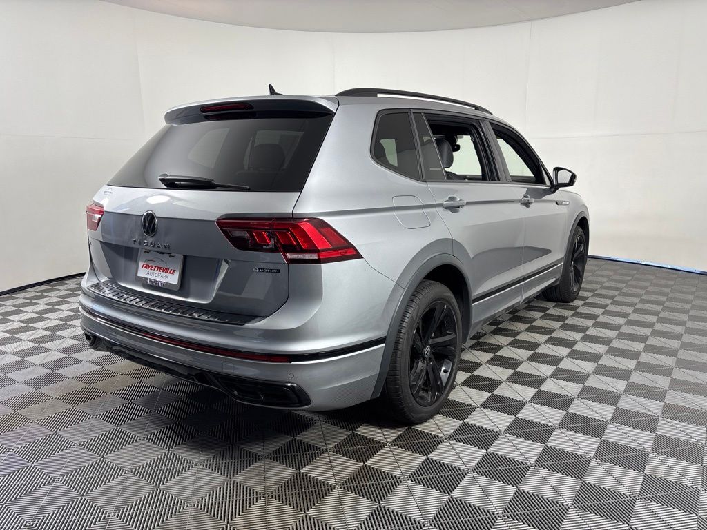 Thumbnail: 2023 Volkswagen Tiguan - 16