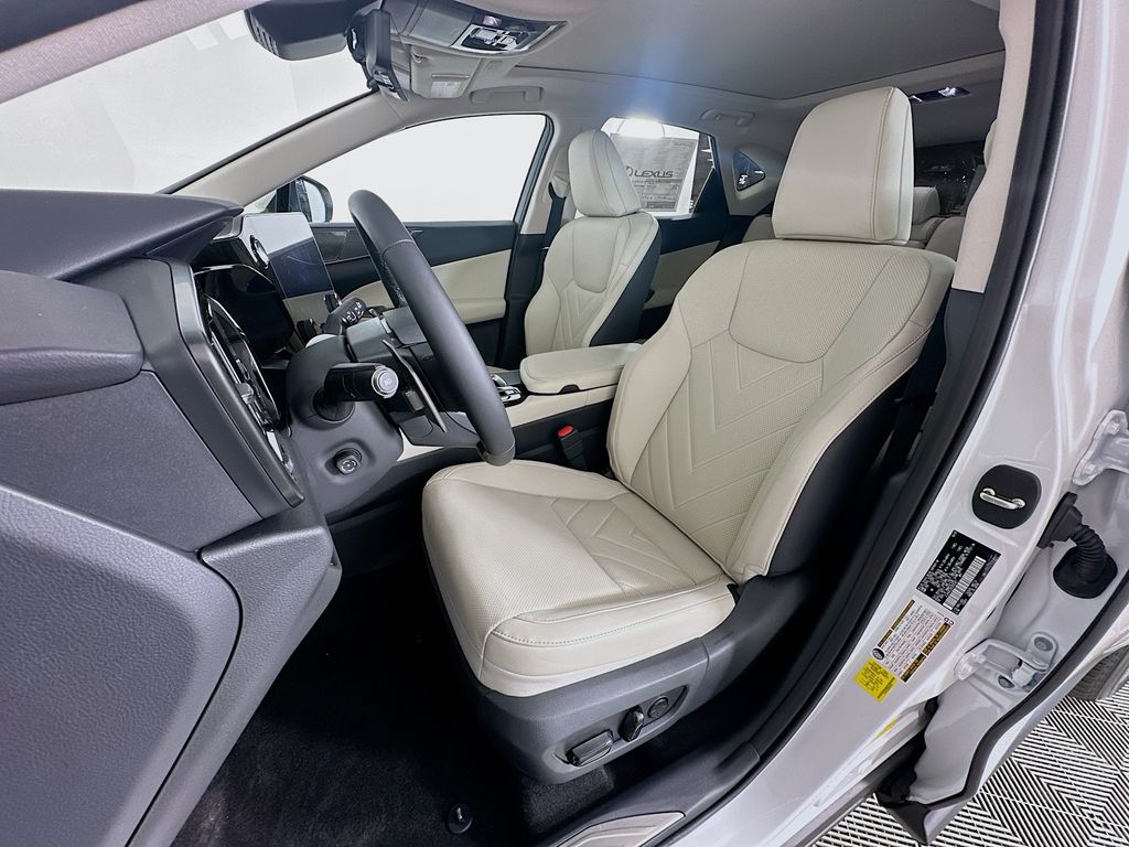 2025 Lexus NX 350 Luxury 16