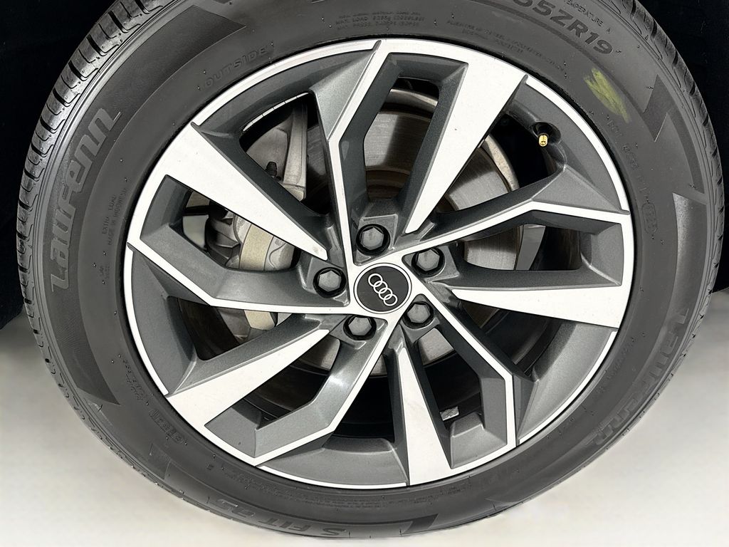 Thumbnail: 2022 Audi Q5 - 30
