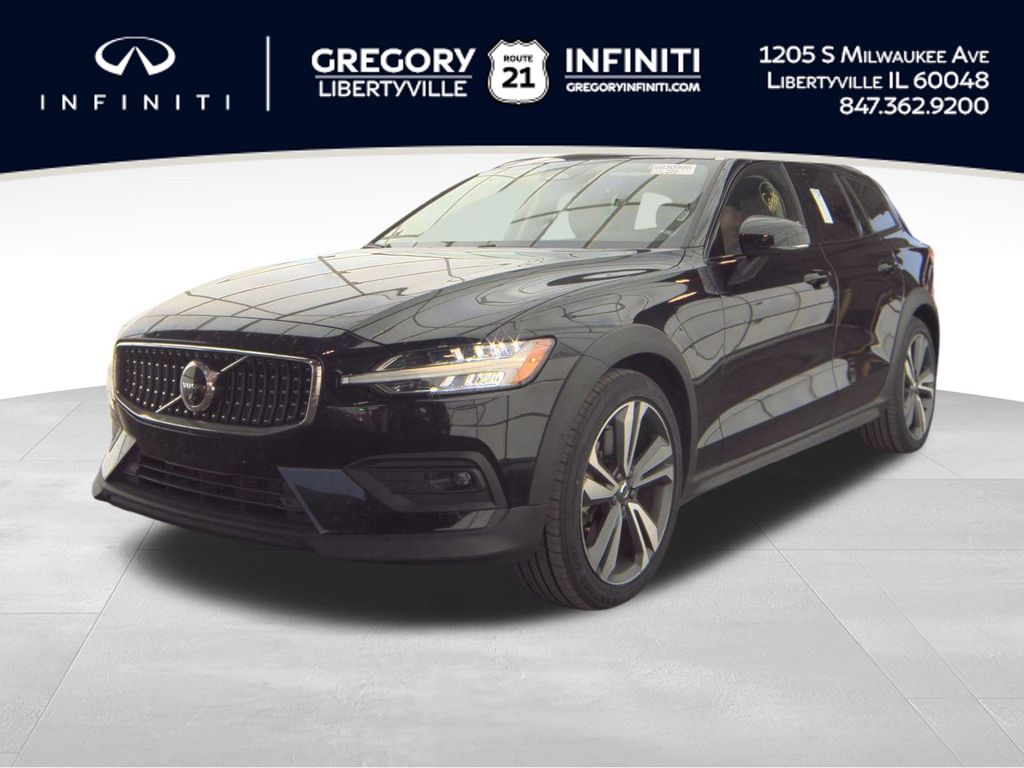 Onyx Black Metallic 2025 Volvo V60 Cross Country B5 Plus AWD Wagon All-Wheel Drive Automatic