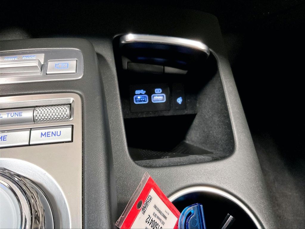 2025 Genesis GV70 — photo 26