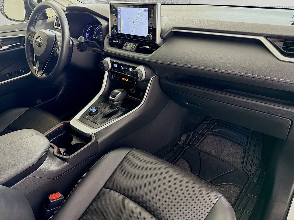 Thumbnail: 2021 Toyota RAV4 - 30
