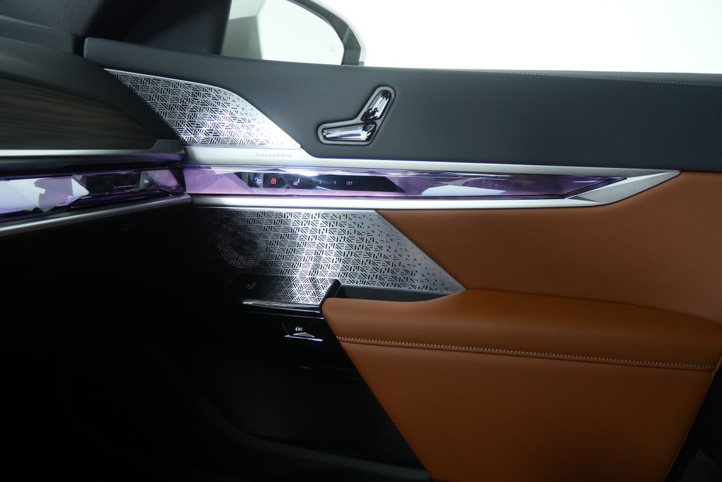 Thumbnail: 2026 BMW 7 Series - 25