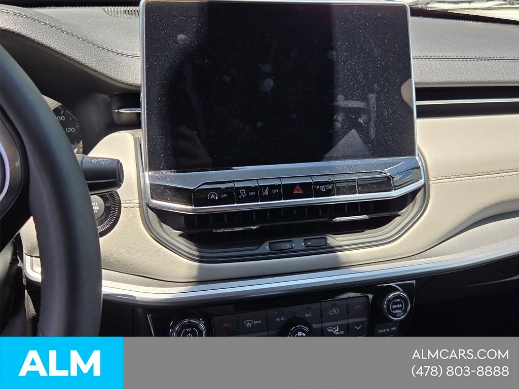 Used 2025 White Jeep Limited image 24