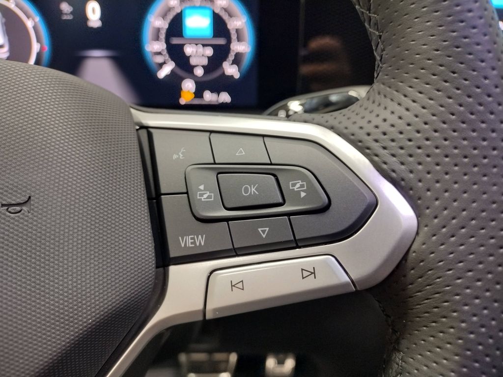 2025 Volkswagen Tiguan 2.0T SE R-Line Black