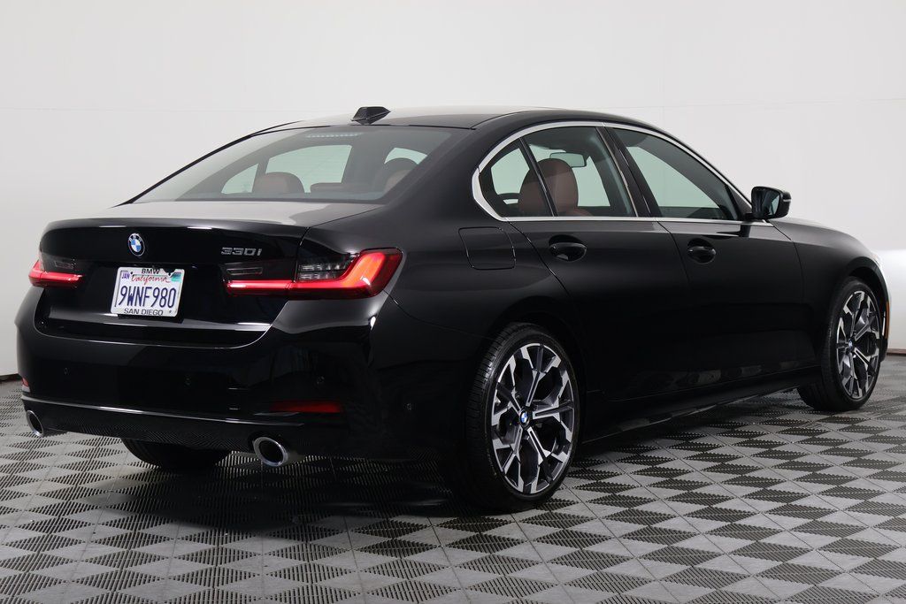 Thumbnail: 2026 BMW 3 Series - 4