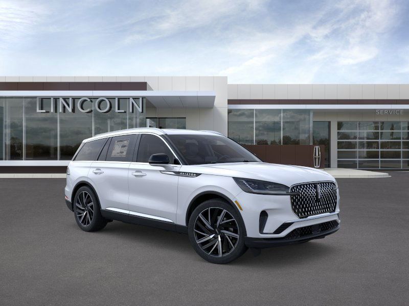 Thumbnail: 2025 Lincoln Aviator - 7