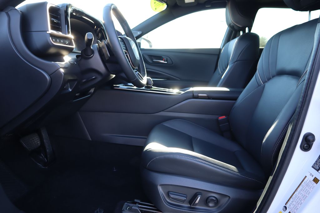 Thumbnail: 2025 Toyota Crown Signia - 18