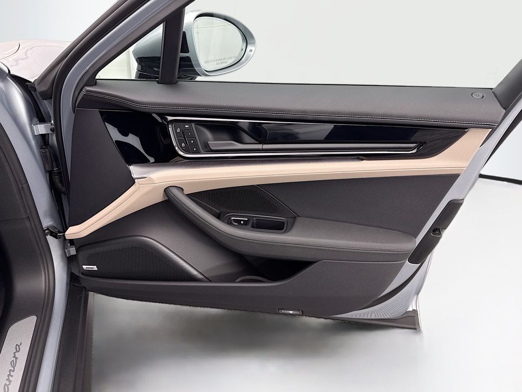 Thumbnail: 2026 Porsche Panamera - 26