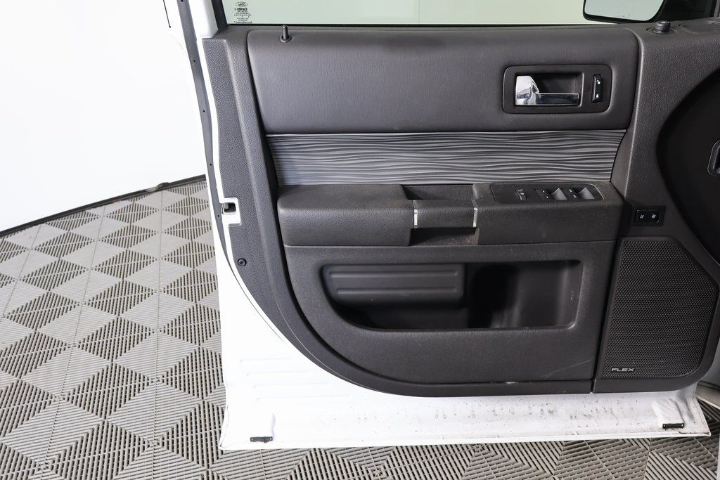 Thumbnail: 2018 Ford Flex - 10