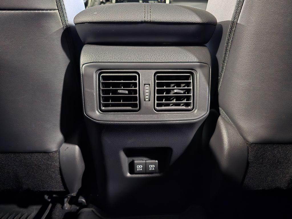 Thumbnail: 2021 Toyota RAV4 - 28